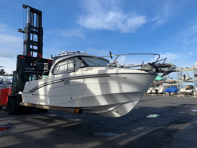 slider 1 Beneteau Antares 8 OB V2